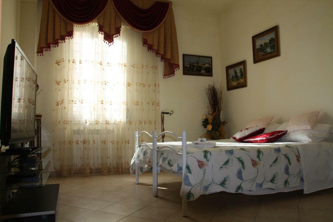 Pisa Town Panzió Kültér fotó