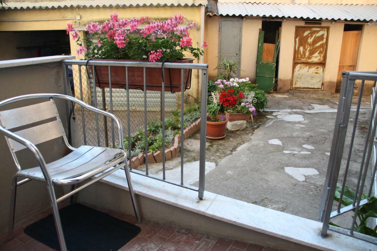 Pisa Town Panzió Kültér fotó