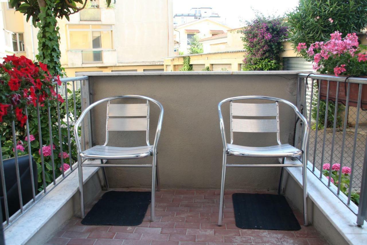 Pisa Town Panzió Kültér fotó